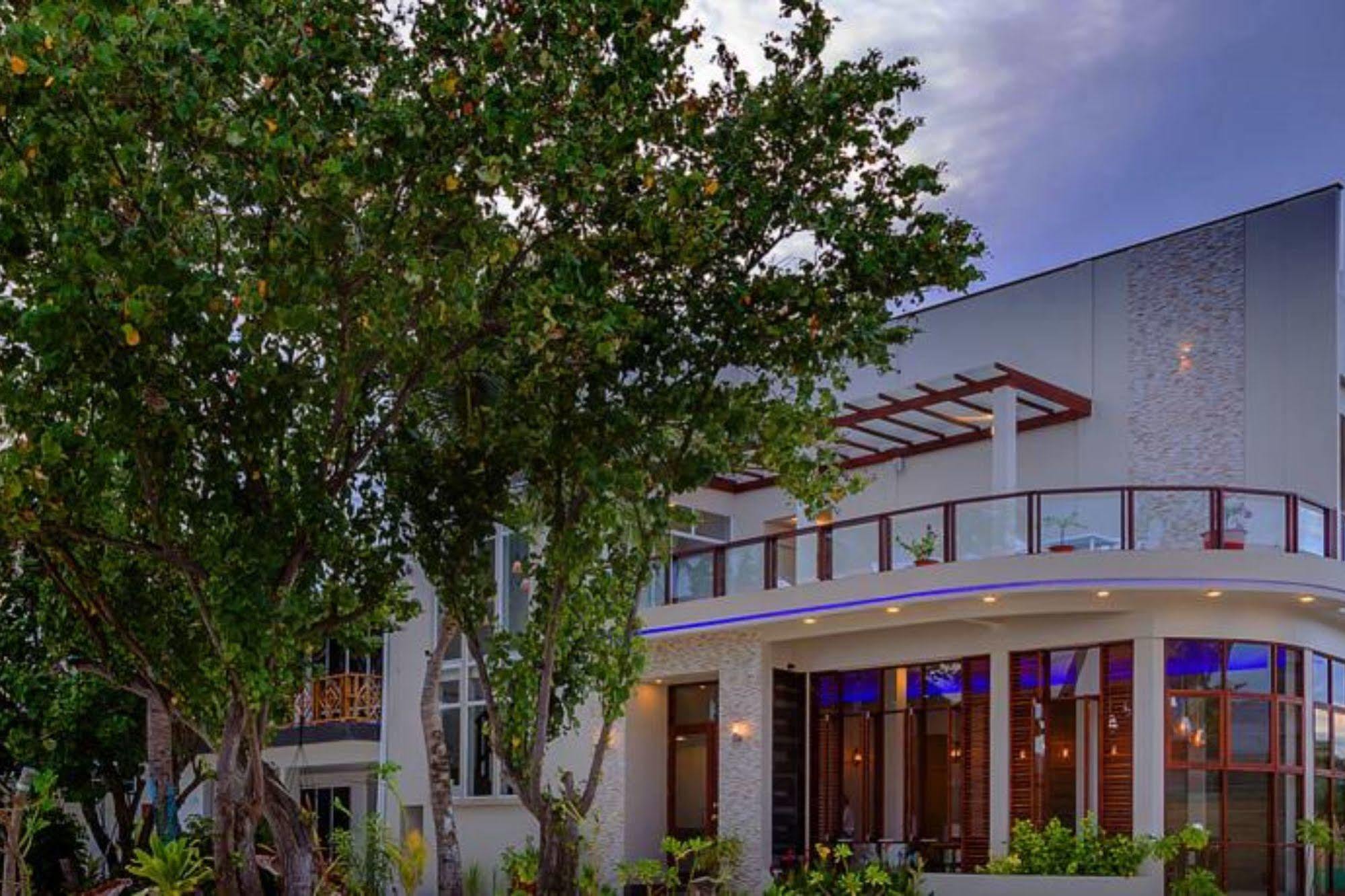 Velana Beach Hotel Maldives Maafushi Zewnętrze zdjęcie
